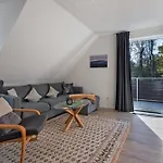 Harzwichtel Am Waldesrand