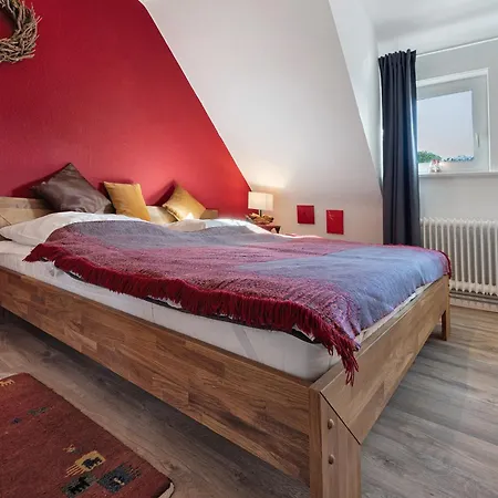 Harzwichtel Am Waldesrand *